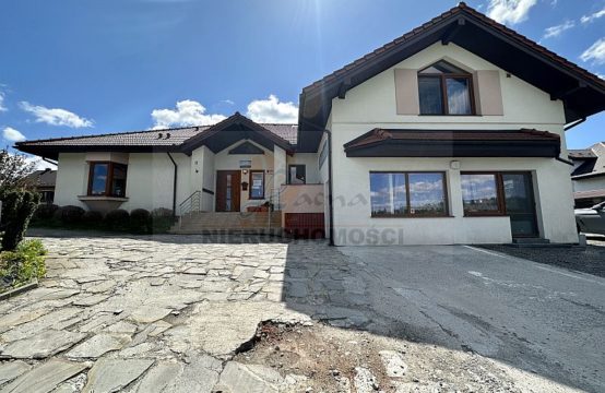 POLECAMY!143D! Grybów, nieruchomość z funkcjonującą działalnością gospodarczą! pow. 345,31m2, działka 23,21 ar. Cena: 1 400 000 zł