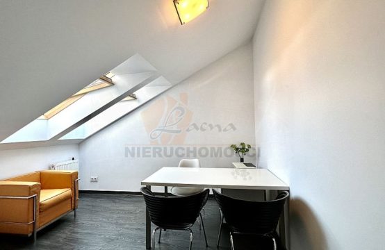 SUPER OFERTA! 1712M N .Sącz- Rynek, mieszkanie w ścisłym centrum Nowego Sącza! pow. 57m2, 3 pokoje, piwnica, kamienica z windą! Cena: 509 000 zł