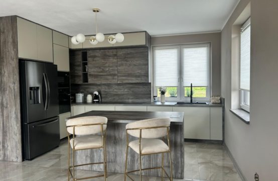 0 % PROWIZJI OD KUPUJĄCEGO!! 166D ! Brzezna gmina Podegrodzie, stylowy dom w zabudowie bliźniaczej, pow. 136,40 m2, balkon, garaż w bryle budynku, ogródek o pow. 3,01 ar. Cena: 875 000 zł