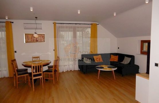 027MW Chełmiec, bezczynszowe mieszkanie na wynajem, pow. 80 m2, I piętro/ poddasze, 3 pokoje, balkon, miejsca postojowe. Cena 2700 zł