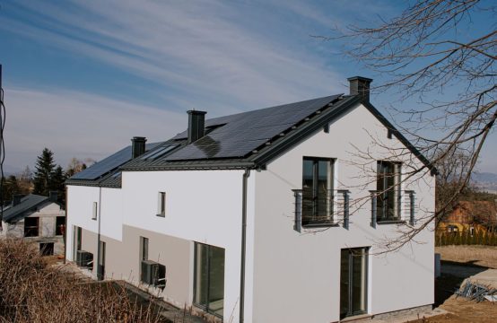 199D N. Sącz/ Łazy Biegonickie, budynek w zabudowie bliźniaczej,  powierzchnia: 115,92 m2, garaż, ogród ok. 5 ar. Cena: 753 480 zł brutto