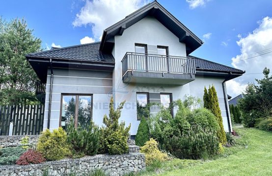 202D Nowoczesny dom wolnostojący położony w gminie Grybów, 220m2, działka ok. 20 ar, 7 pokoi, garaż, taras. Cena: 1 090 000 zł