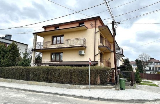 001DW N Sącz os. Kochanowskiego,  dom w zabudowie bliźniaczej na wynajem, pow. całkowita 180 m2, działka 3,26 ar, garaż. Cena: 3300 zł