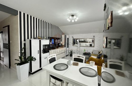 POLECAMY! 1788M N. Sacz os. Helena, dwupoziomowe mieszkanie z ogródkiem! pow. 76m2, Ip/ poddasze, 4 pokoje, dwa miejsca postojowe, garaż blaszak. Cena:  610 000 zł