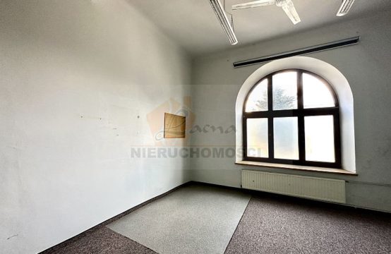 004LW N. Sącz ul. Kunegundy/ przestronny lokal 200 m² – parter, parking. Cena: 7000 zł