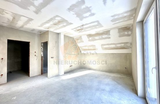1799M BEZCZYNSZOWE Mieszkanie z Ogródkiem i Poddaszem – Stan Deweloperski, Grybów!