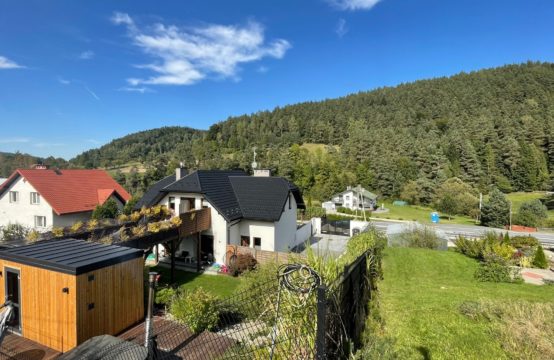 SUPER OFERTA! 192D Roztoka Wielka ok. 6 km od Krynicy Zdrój!-EKSKLUZYWNY DOM Z PRYWATNYM SPA , 196m2, działka ok. 14 ar, 7 pokoi, garaż, taras, sauna, balia, basen. Cena: 1 200 000 zł