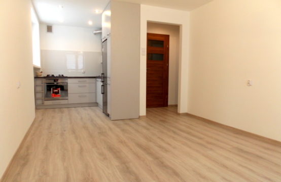 014MW N. Sącz, os. Kochanowskiego, mieszkanie na wynajem, 38 m2, 2 pokoje, parter. Cena: 1600 zł
