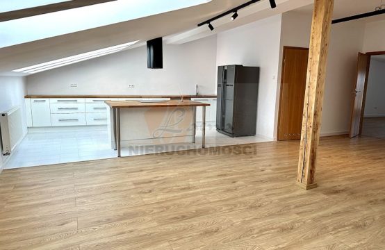 1827M N. Sącz ul. Jagiellońska, przestronny apartament w centrum miasta pow. 120,30 m2, 4 pokoje. Cena: 940 000 zł